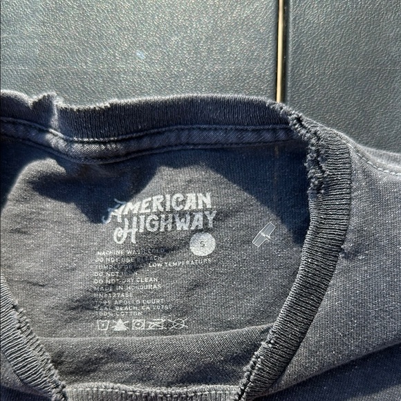 Buckle Gray Crop Top with Graphic Design - Picture 2 of 3